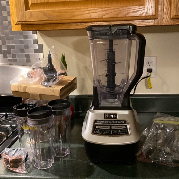 Ninja Professional Kitchen System + Smoothie Blender - Picture 1 of 7